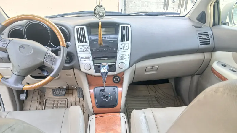Lexus RX350 (1)