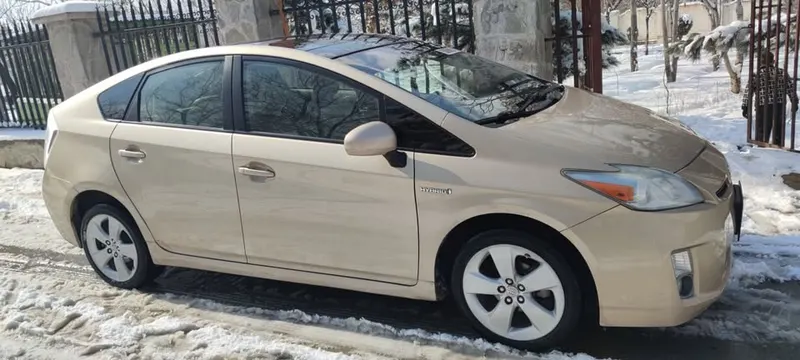 Toyota Prius 2011 (1)