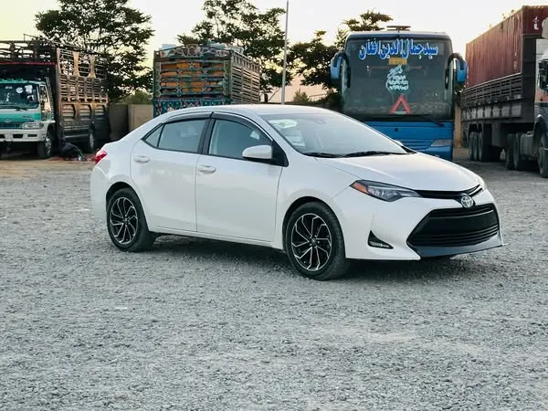 Toyota Corolla 2017 (1)