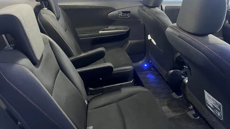 Toyota Wish (8)