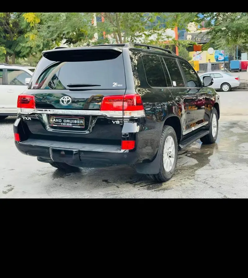 Toyota Land Cruiser 2018 (3)