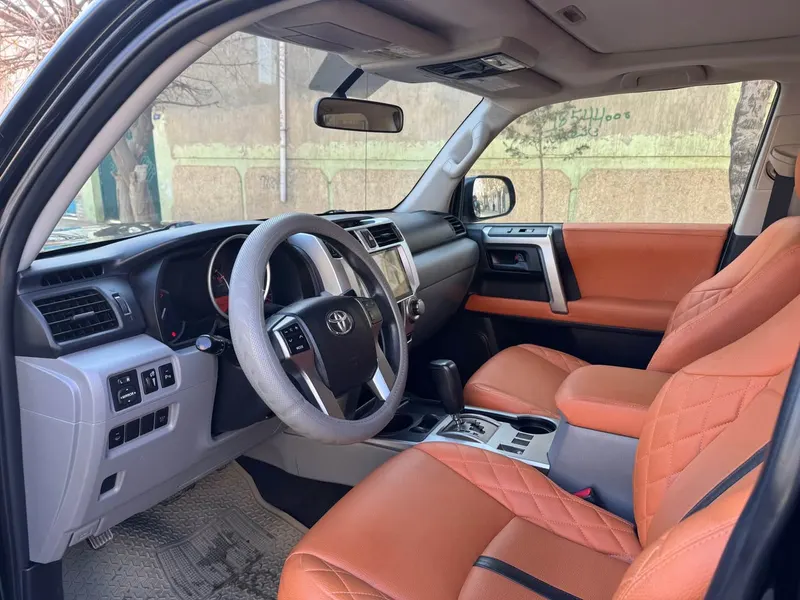 Toyota 4Runner 2012 (4)
