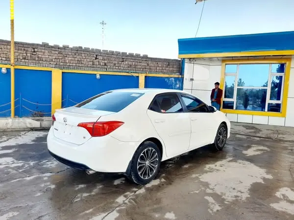 Toyota Corolla 2015 (2)