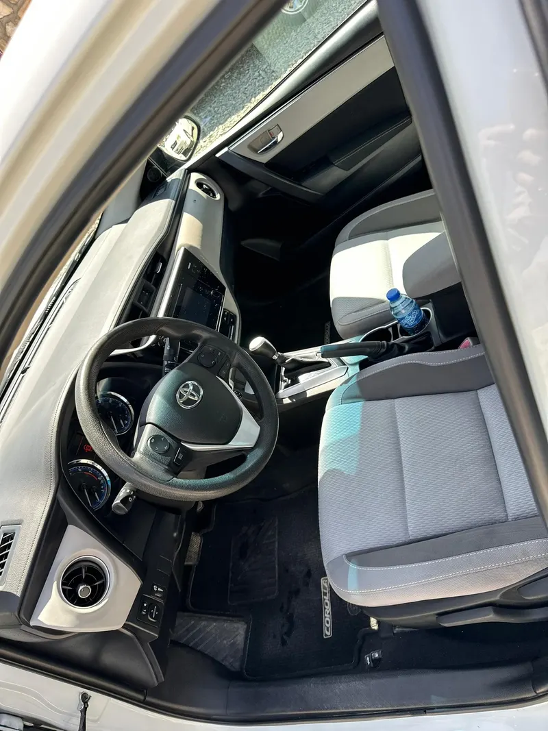 Toyota Corolla 2017 (4)