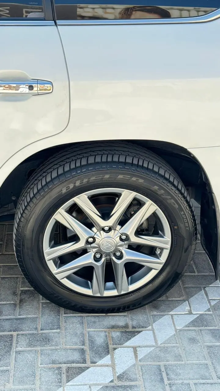 Lexus LX570 2015 (6)