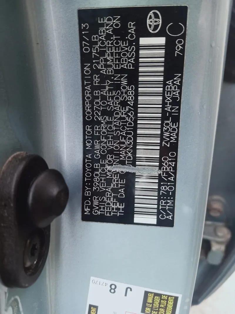 Toyota Prius Hybrid 2013 (8)
