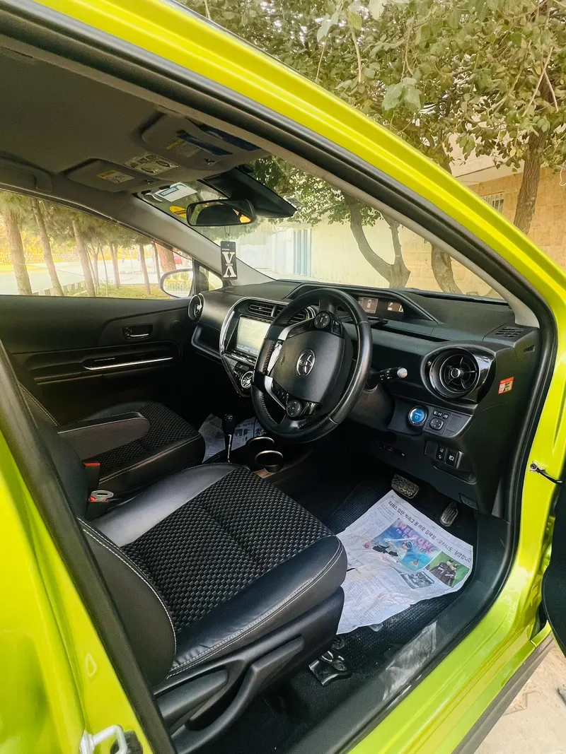 Toyota Aqua 2018 (5)