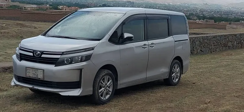 Toyota Corolla Axio (1)