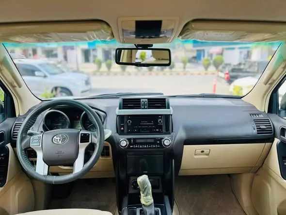 Toyota Land Cruiser Prado 2015 (4)