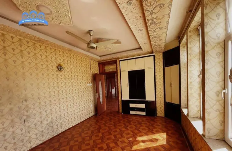 Fourth-Floor Apartment (2)
