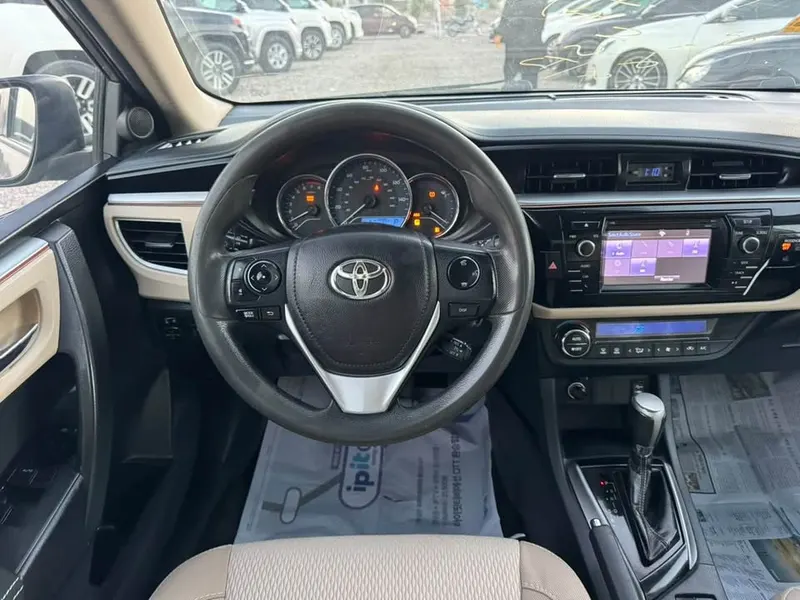 Toyota Corolla 2017 (4)