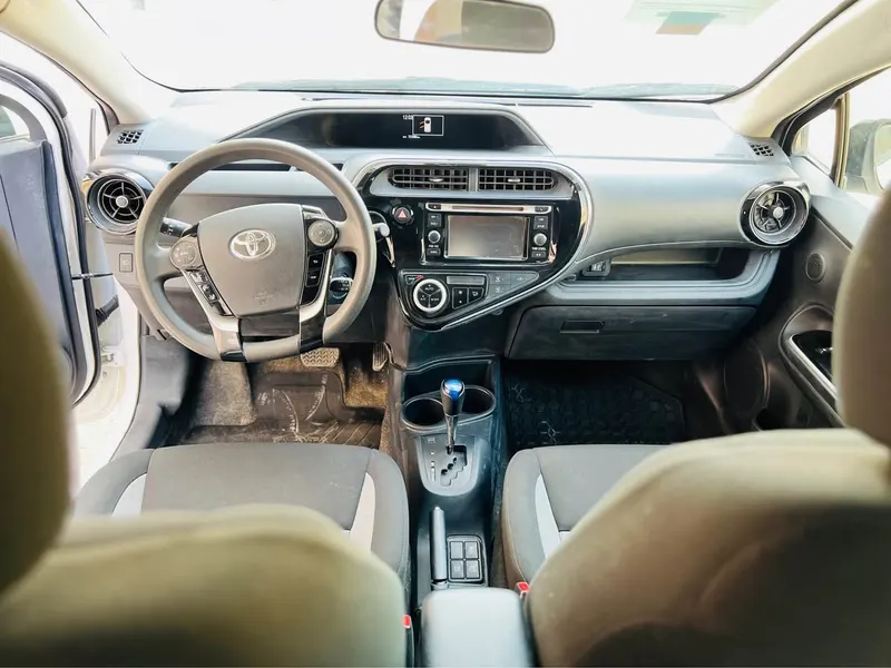 Toyota Prius 2019 (4)