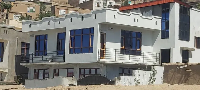 خانه دو منزله برای فروش، 6 اتاق، با مهمانخانه جداگانه (1)