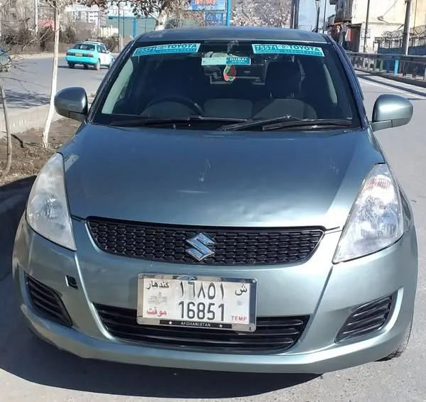 Suzuki Swift 2011 (1)