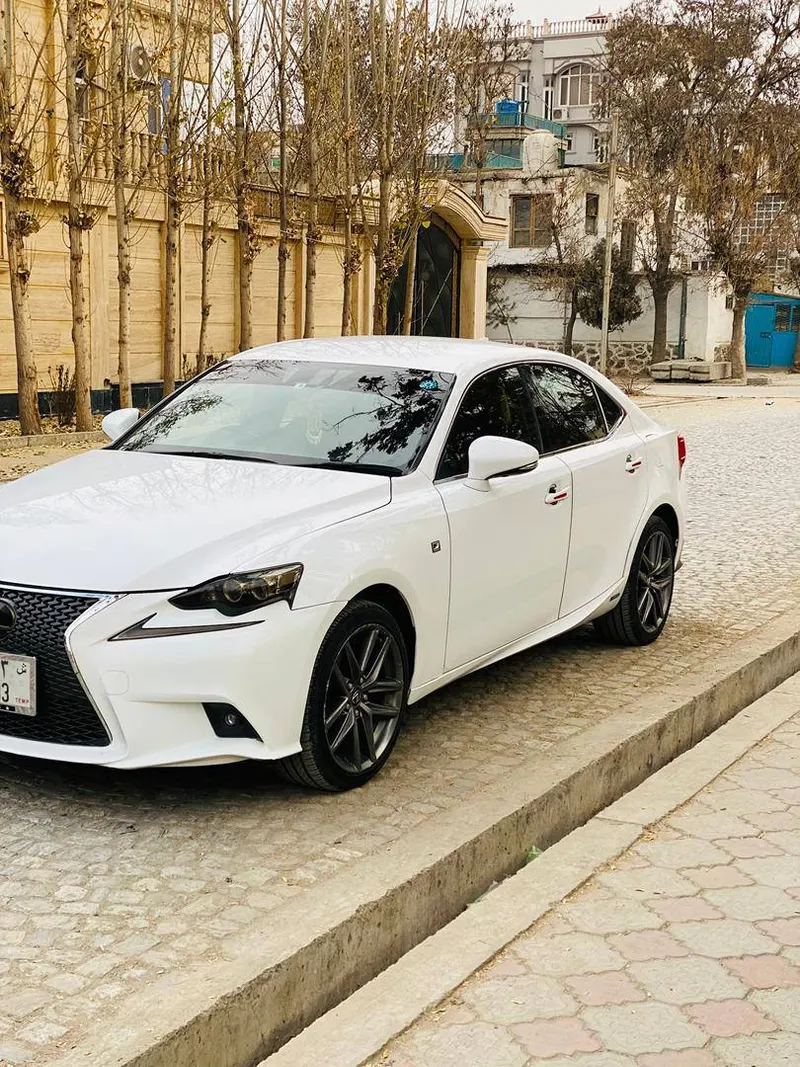 Lexus IS 300 2014 (2)