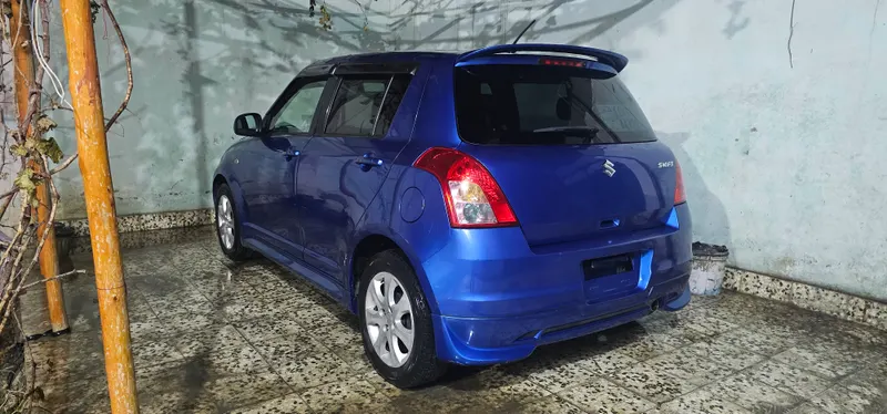 Suzuki Swift 2010 (4)
