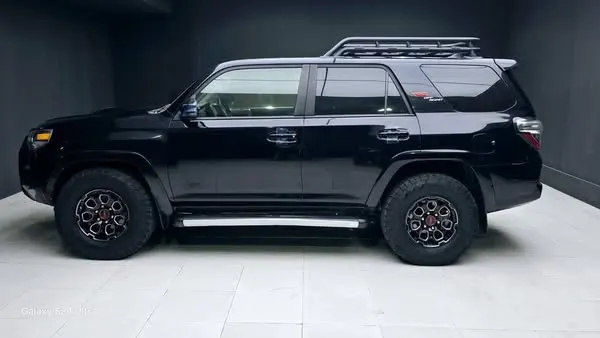 Toyota 4Runner SR5 2015 (1)