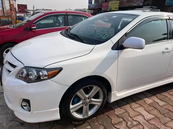 Toyota Corolla 2013 (2)