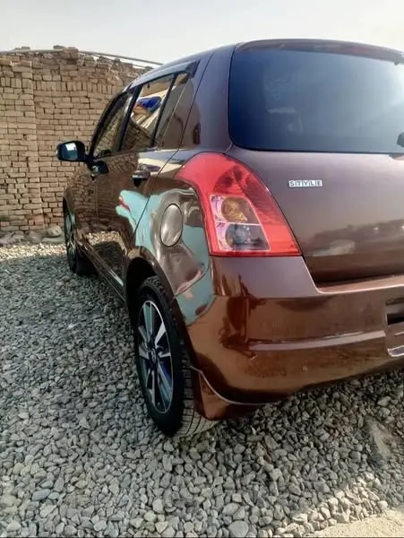 Suzuki Swift 2009 (2)