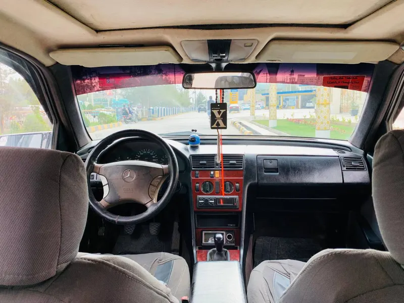 Mercedes-Benz 1993 (4)