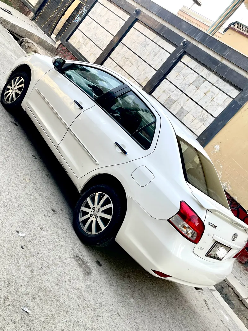Toyota Vios 2008 (2)