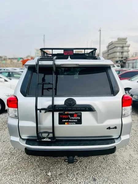Toyota 4Runner 2011 (3)