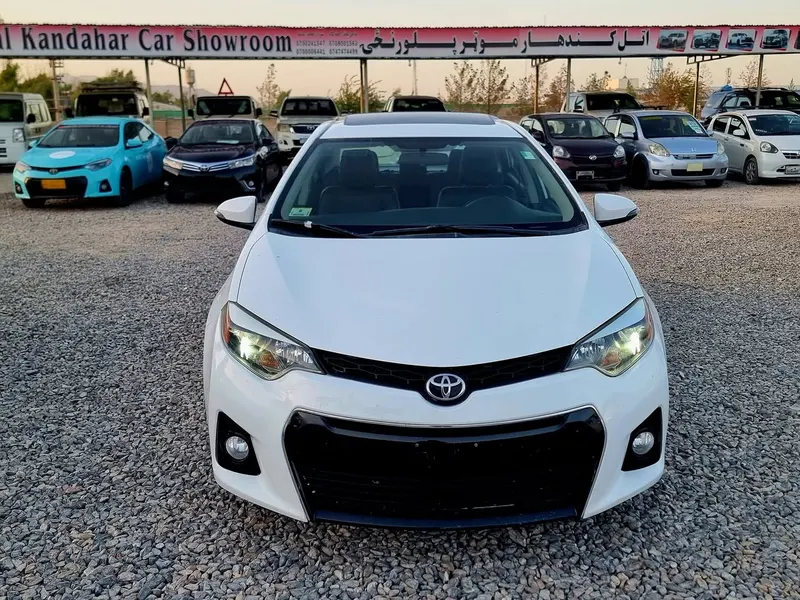 Toyota Corolla 2016 (1)