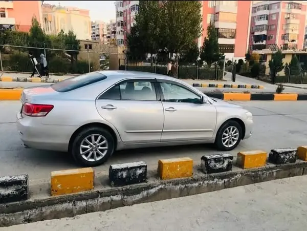 Toyota Camry 2010 (2)