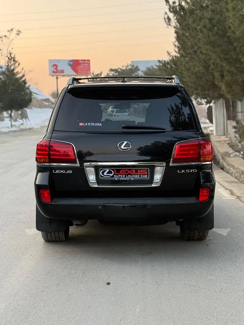 Lexus LX570 2010 (3)
