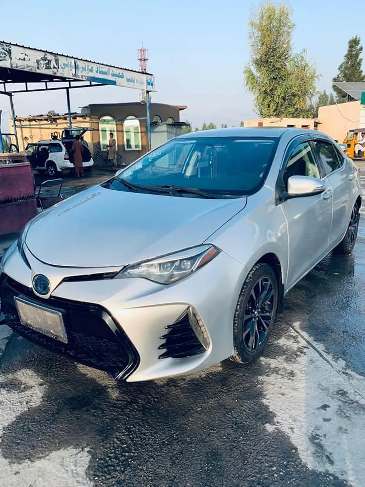 Toyota Corolla 2018 (2)