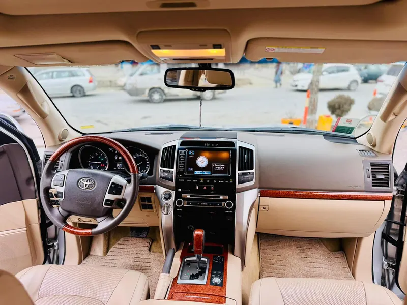 Toyota Land Cruiser 2012 (4)