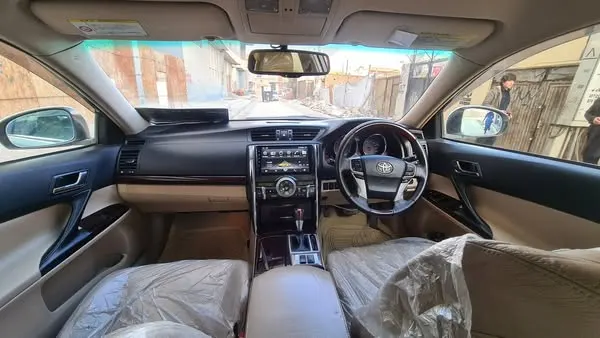 Toyota Mark X 2010 (4)