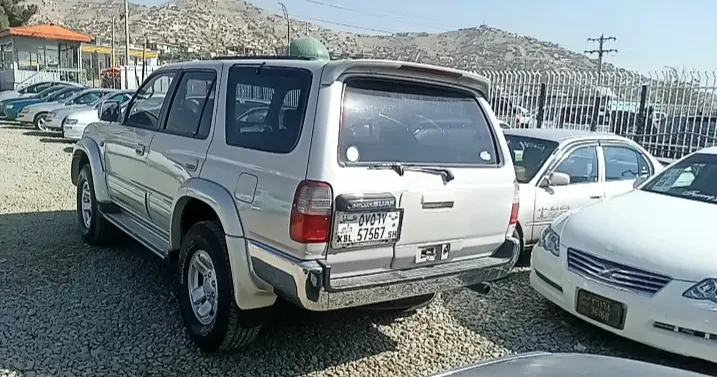 Toyota Hilux Surf 1996 (2)