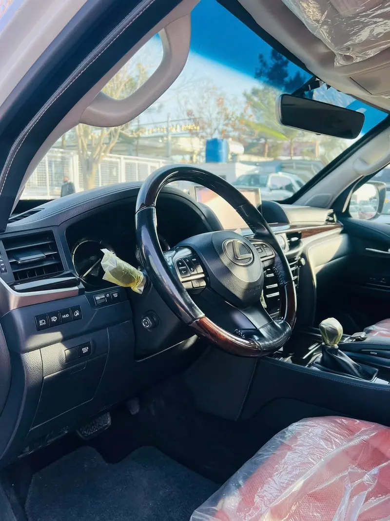 Toyota Lexus Lx570 2016 (4)