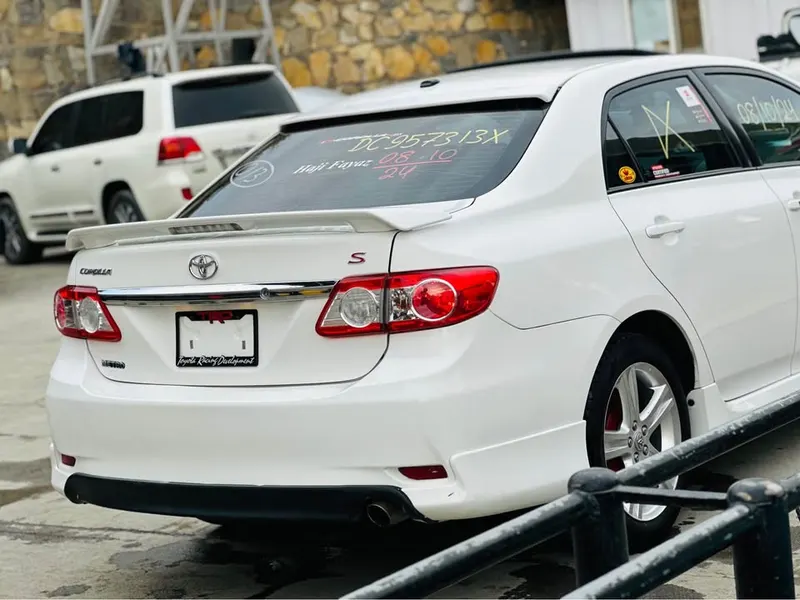 Toyota Corolla 2013 (2)