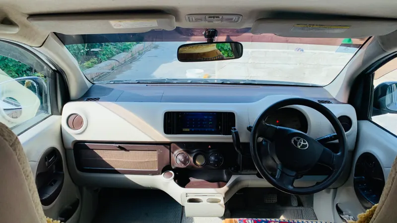 Toyota Passo 2010 (2)