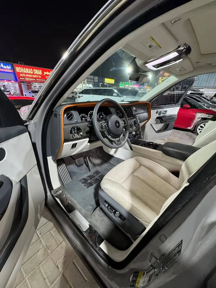Rolls-Royce Cullinan 2021 (5)