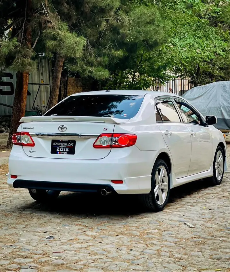 Toyota Corolla 2012 (2)