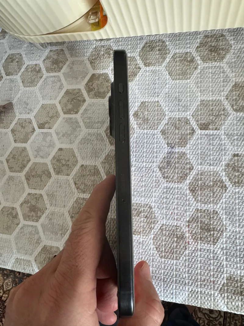 iPhone 15 pro Max (2)