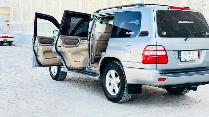 Toyota Land Cruiser 2000 (3)