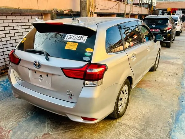 Toyota Corolla 2016 (2)