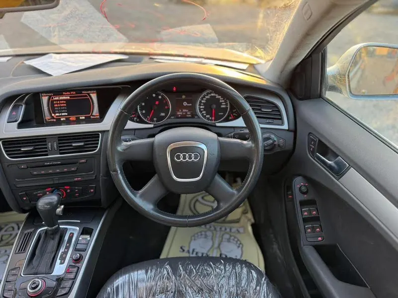 Audi A4 2008 (4)