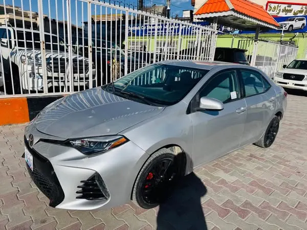 Toyota Corolla 2017 (2)