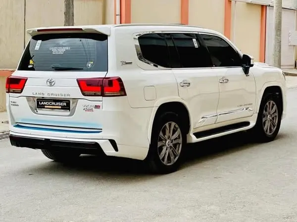 Toyota Land Cruiser 2011 (3)