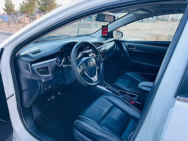 Toyota Corolla S 2016 (5)