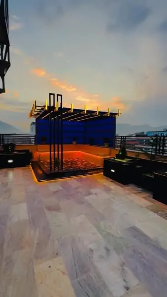 د پلورنې اپارتمان، 3 خونې، 200 m² د 2 بام تراسونو سره، تایمنی پروژه (3)