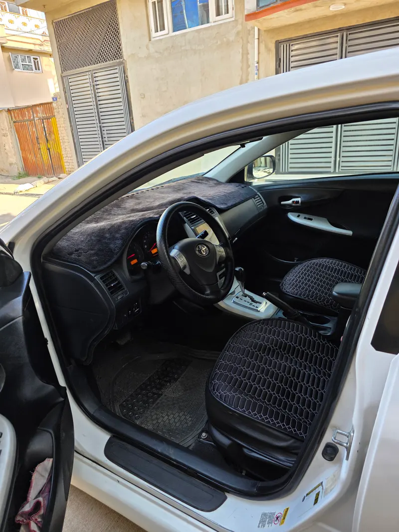 Toyota Corolla 2010 (3)