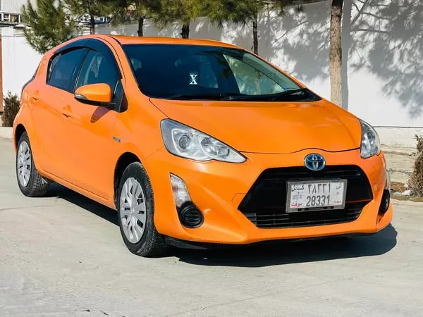 Toyota Aqua Hybrid 2016 (2)