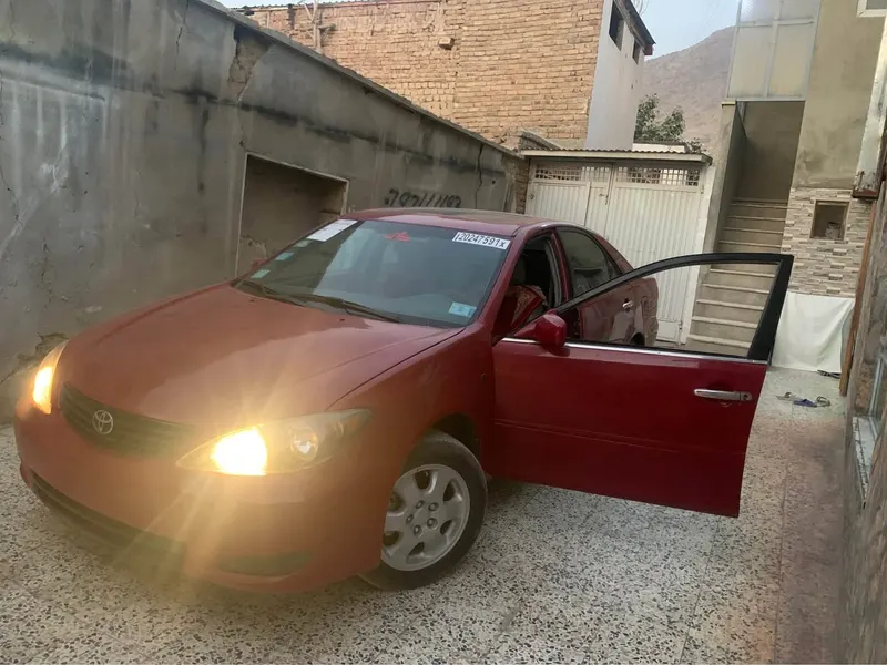 Toyota Camry 2005 (1)