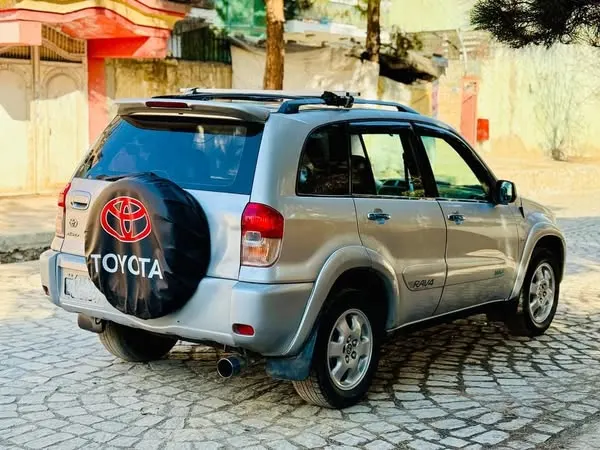 Toyota RAV4 2001 (3)